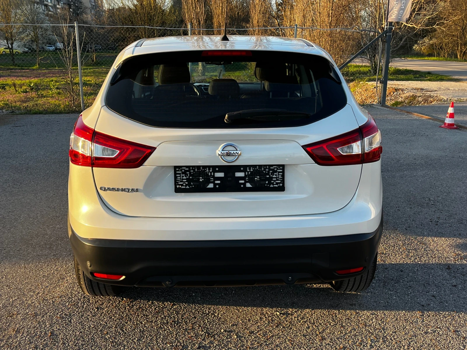 Nissan Qashqai 1.6DCI 131кс * АВТОМАТИК* , снимка 4 - Автомобили и джипове - 54117798