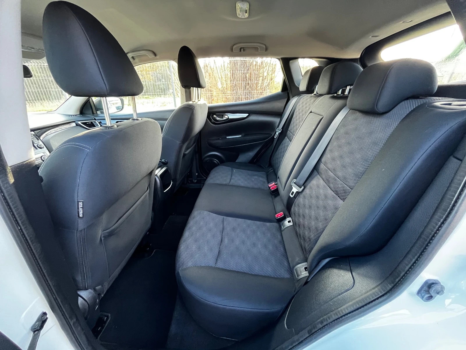 Nissan Qashqai 1.6DCI 131кс * АВТОМАТИК* , снимка 10 - Автомобили и джипове - 54117798