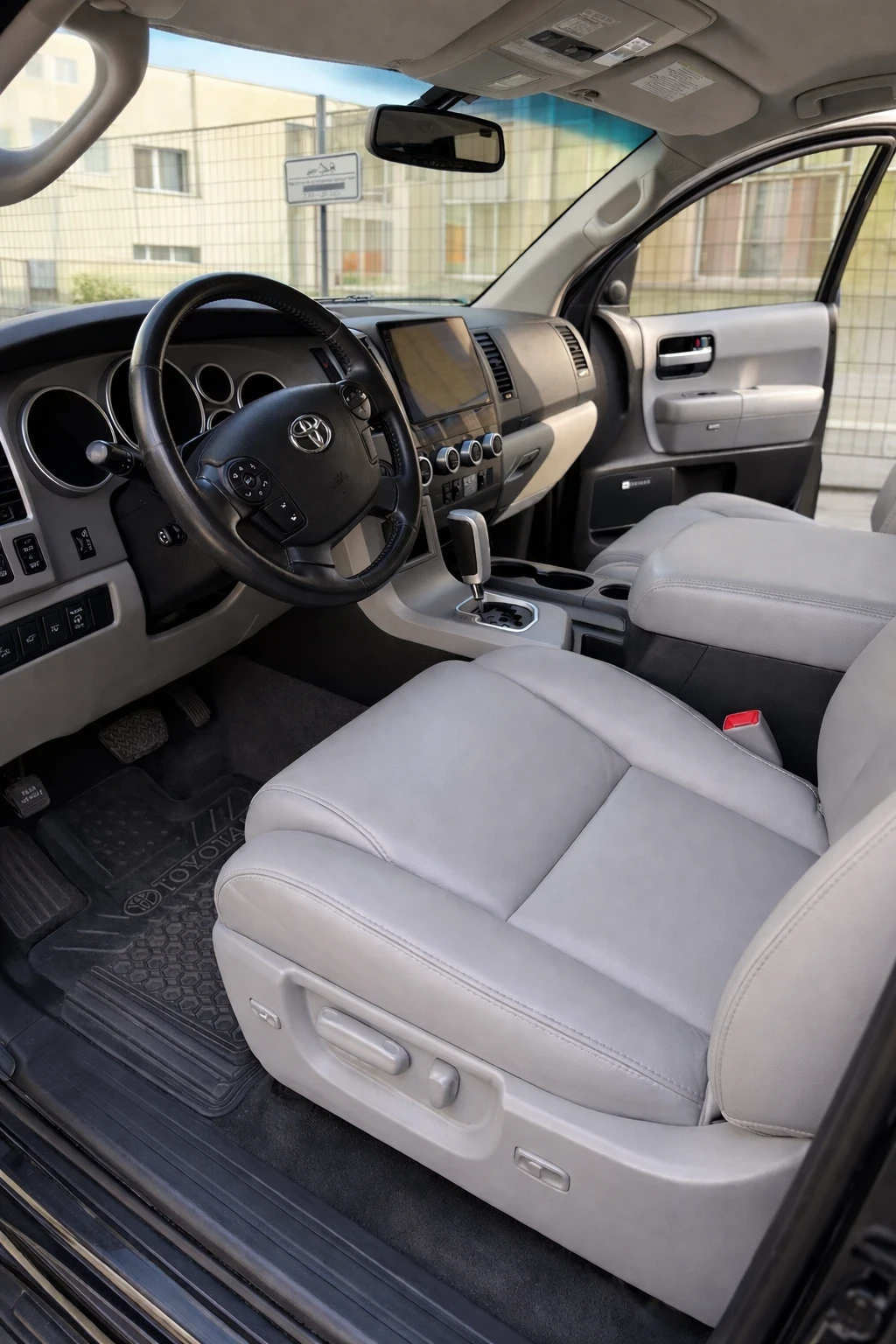 Toyota Sequoia, снимка 6 - Автомобили и джипове - 54257033