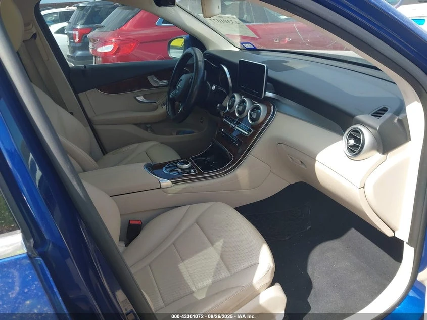 Mercedes-Benz GLC 300 2l, снимка 5 - Автомобили и джипове - 54368250