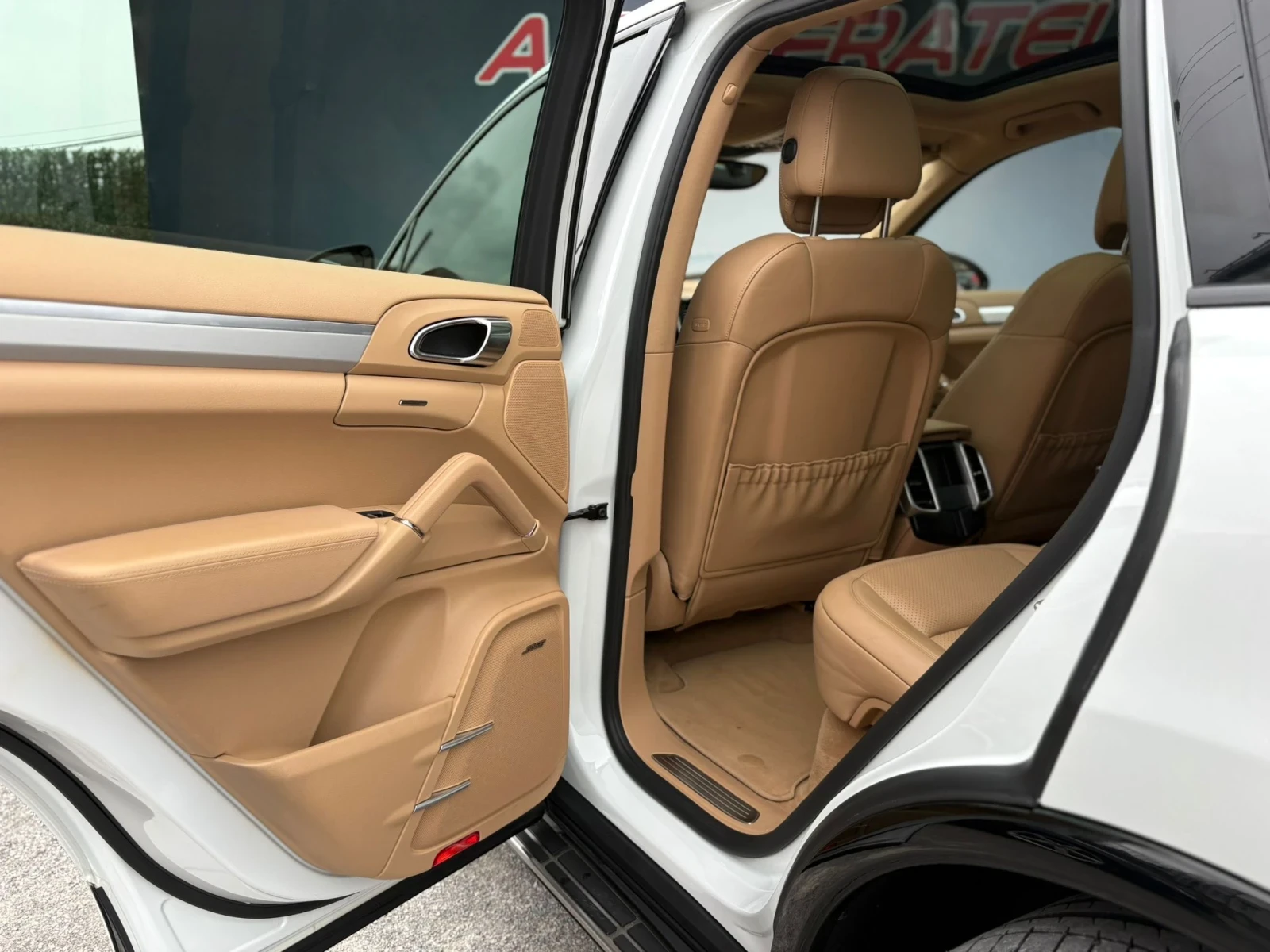 Porsche Cayenne 3.0D GTS PACK* ЛИЗИНГ* БАРТЕР* , снимка 14 - Автомобили и джипове - 54470471