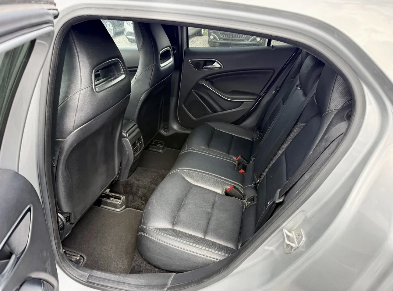 Mercedes-Benz GLA 220 CDI , снимка 12 - Автомобили и джипове - 54609831