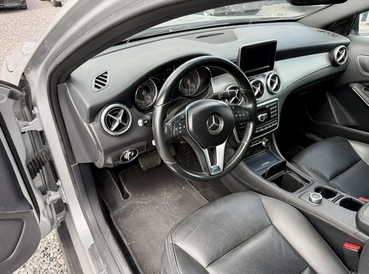 Mercedes-Benz GLA 220 CDI , снимка 8 - Автомобили и джипове - 54609831