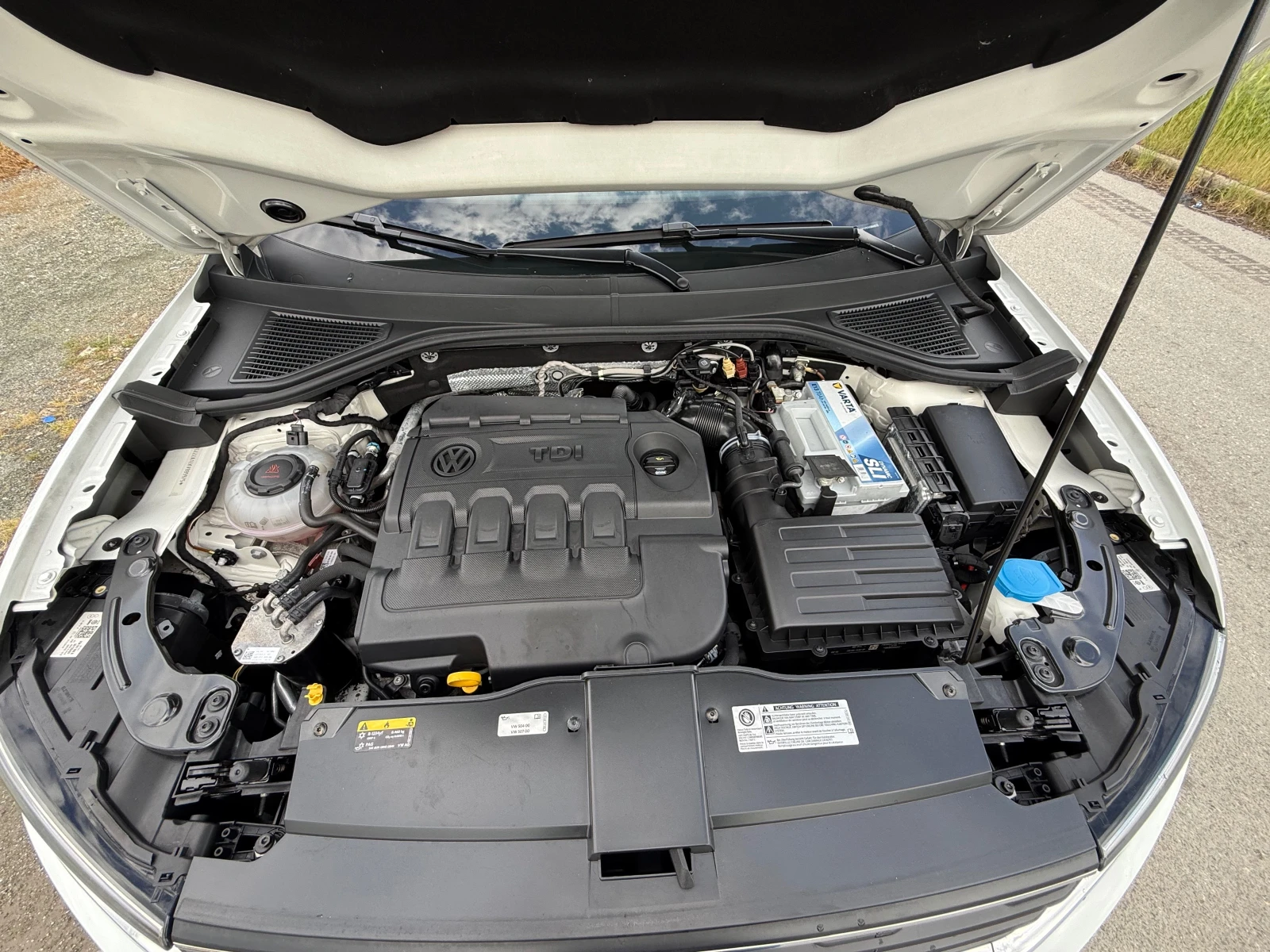 VW T-Roc 4x4 AUT. NAVI DIGITAL ШВЕЙЦАРИЯ, снимка 13 - Автомобили и джипове - 54648008