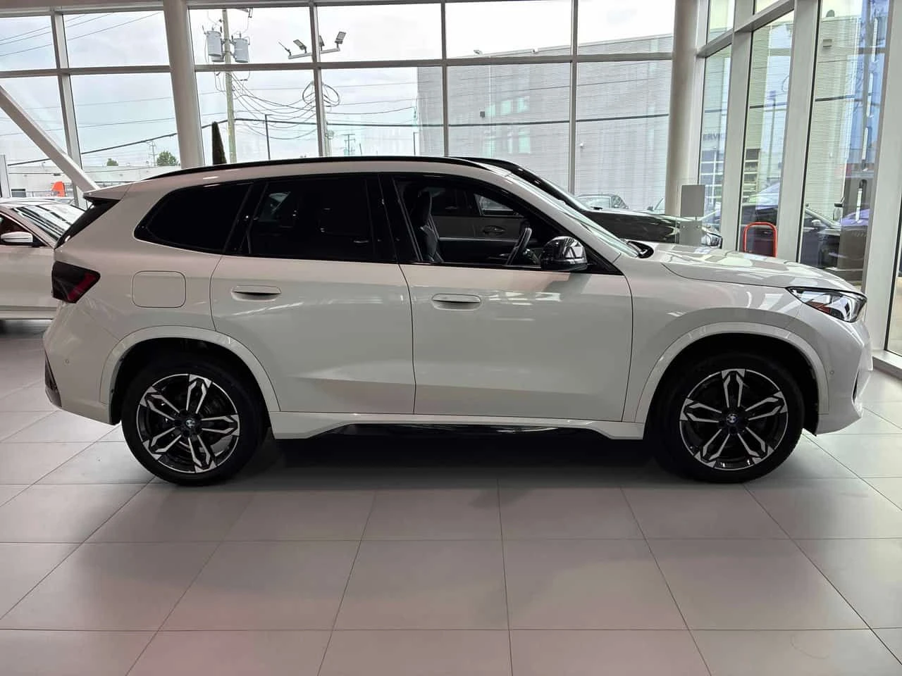BMW X1 xDrive28i M SPORT | ГЛАВНО ПРЕДСТАВИТЕЛСТВО НА BMW, снимка 4 - Автомобили и джипове - 55450202