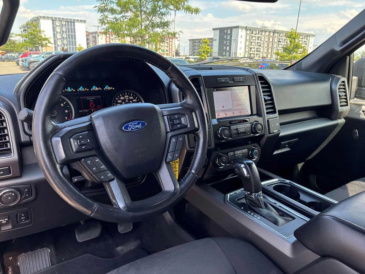 Ford F150 * 4WD SuperCrew Box* АВТОКРЕДИТ БЕЗ ПЪРВОНАЧАЛНА* , снимка 13 - Автомобили и джипове - 55611112