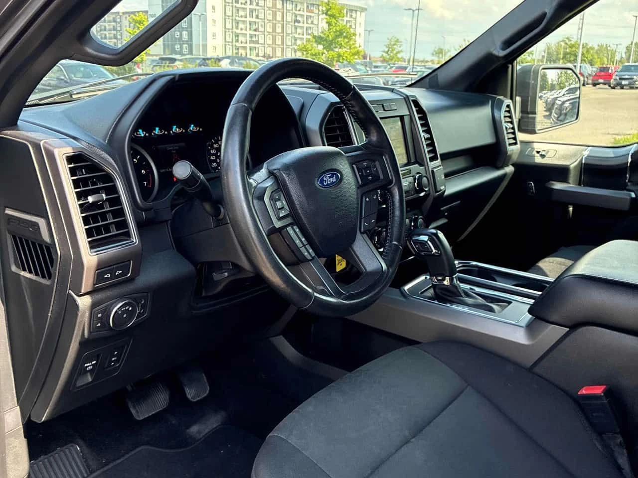 Ford F150 * 4WD SuperCrew Box* АВТОКРЕДИТ БЕЗ ПЪРВОНАЧАЛНА* , снимка 5 - Автомобили и джипове - 55611112