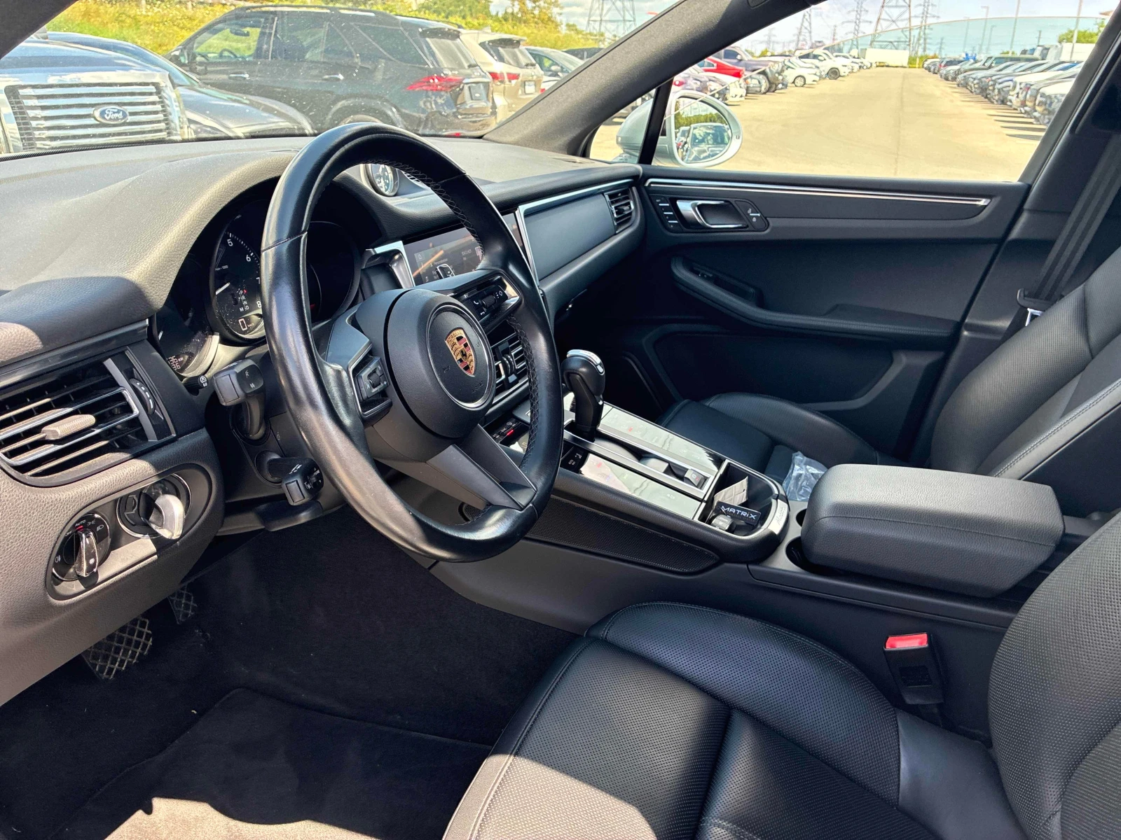 Porsche Macan  AWD / 360 / DIS / MATRIX / BOSE / CARFAX, снимка 5 - Автомобили и джипове - 55830601