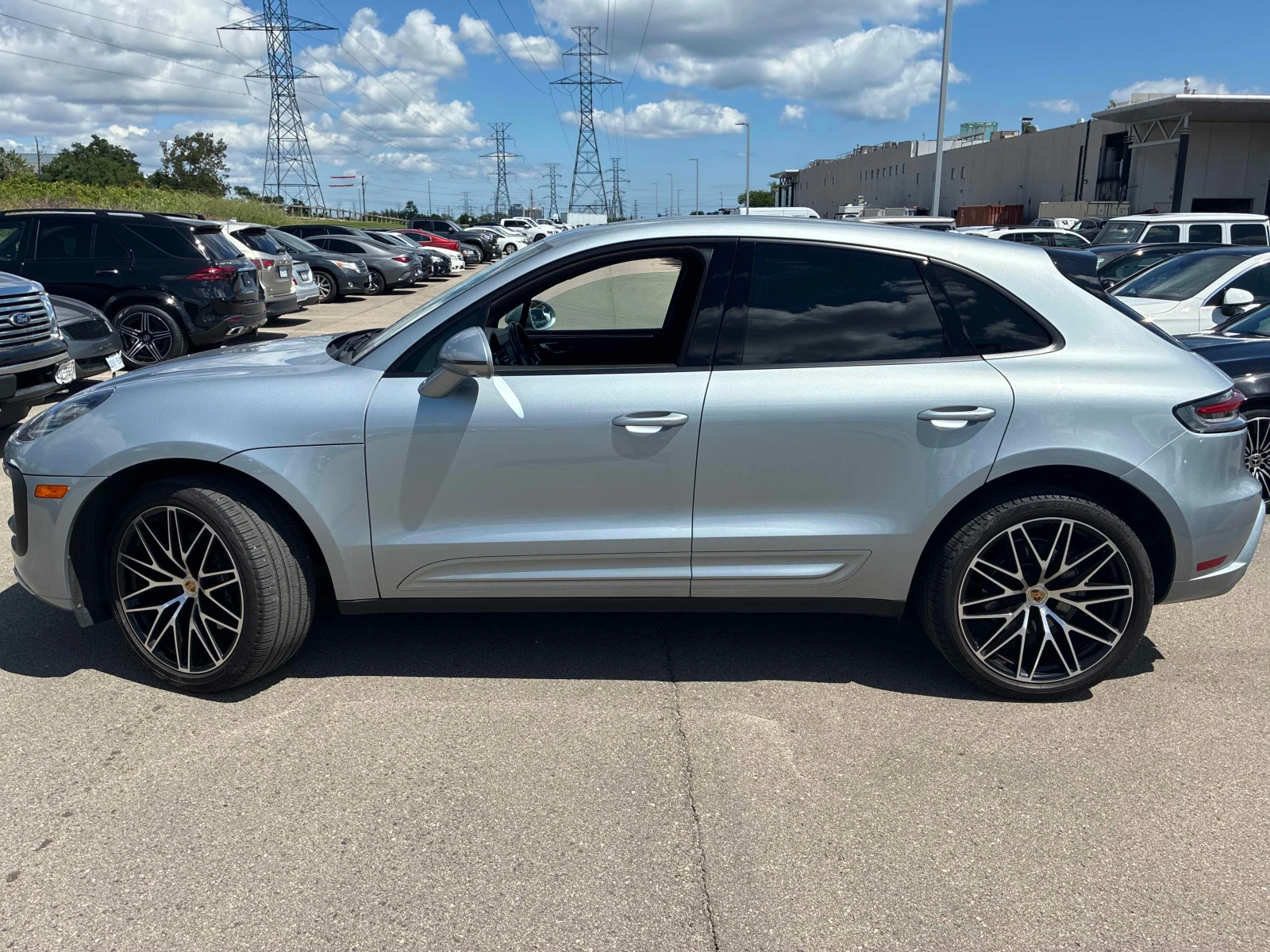 Porsche Macan  AWD / 360 / DIS / MATRIX / BOSE / CARFAX, снимка 2 - Автомобили и джипове - 55830601
