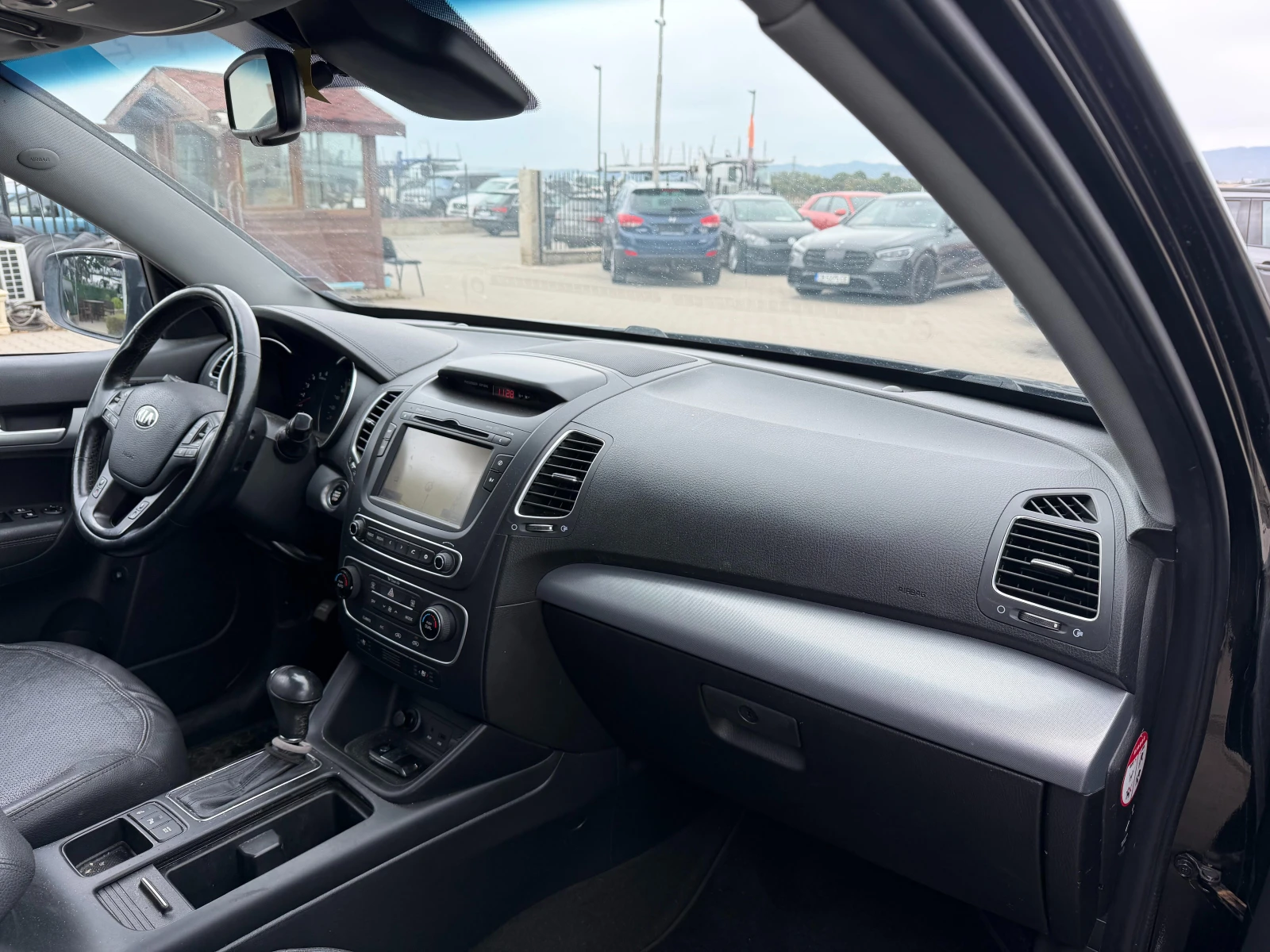 Kia Sorento 2.2CRDI 4WD AVTOMAT/PANORAMA/NAVI/KAMERA/KOJA , снимка 11 - Автомобили и джипове - 56223314