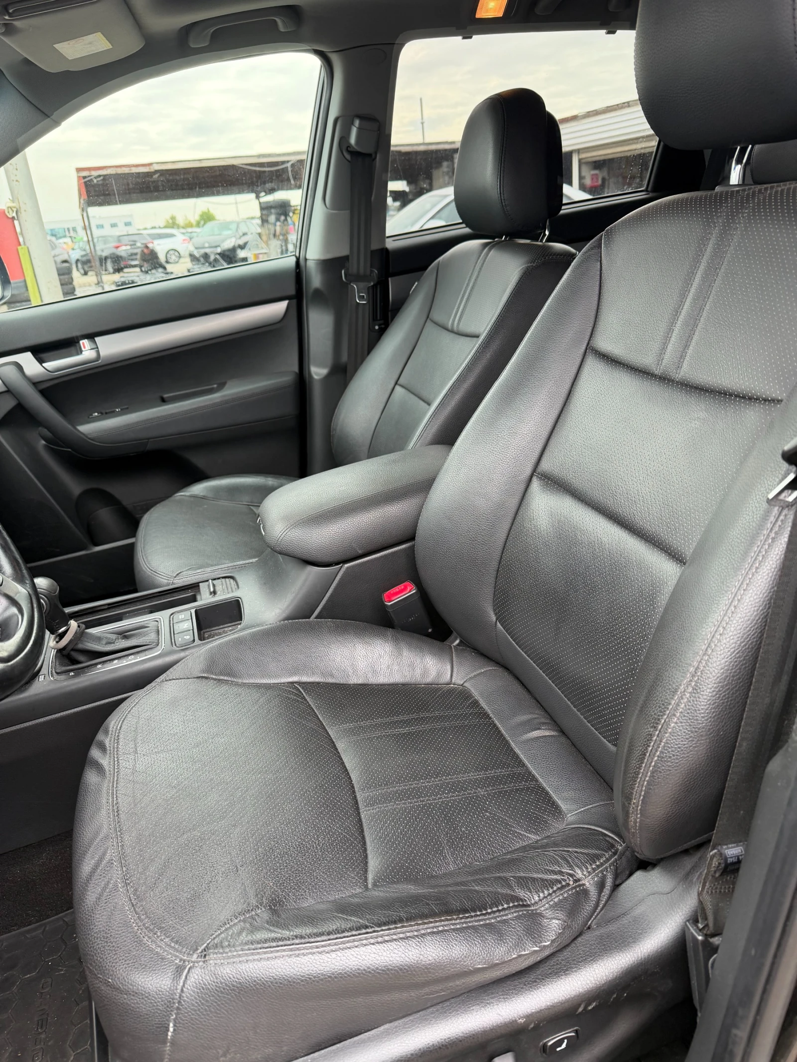 Kia Sorento 2.2CRDI 4WD AVTOMAT/PANORAMA/NAVI/KAMERA/KOJA , снимка 12 - Автомобили и джипове - 56223314
