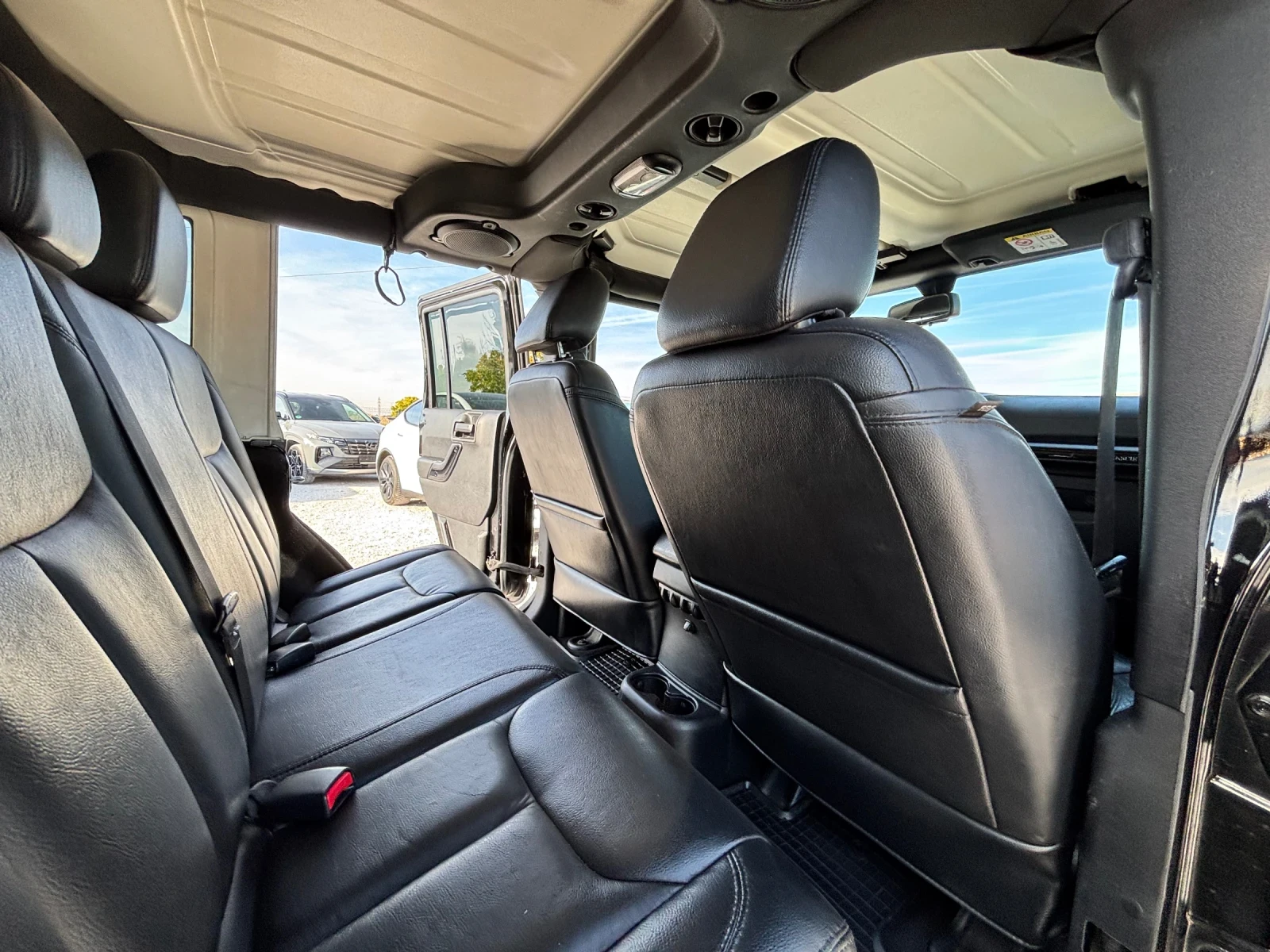 Jeep Wrangler ПОДГРЕВ/NAVI/ОБСЛУЖЕН, снимка 12 - Автомобили и джипове - 56412665