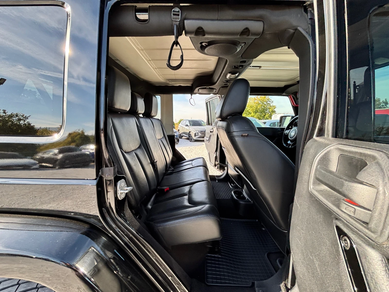 Jeep Wrangler ПОДГРЕВ/NAVI/ОБСЛУЖЕН, снимка 13 - Автомобили и джипове - 56412665