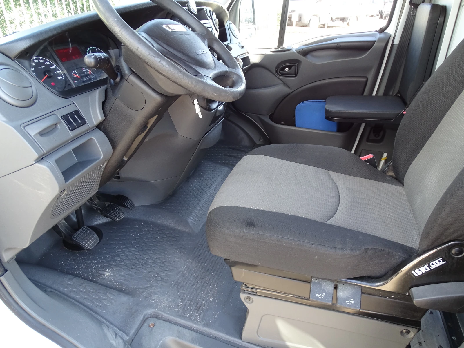 Iveco 35s11 * * * КЛИМАТИК* * * НОВ ВНОС , снимка 16 - Бусове и автобуси - 55448319