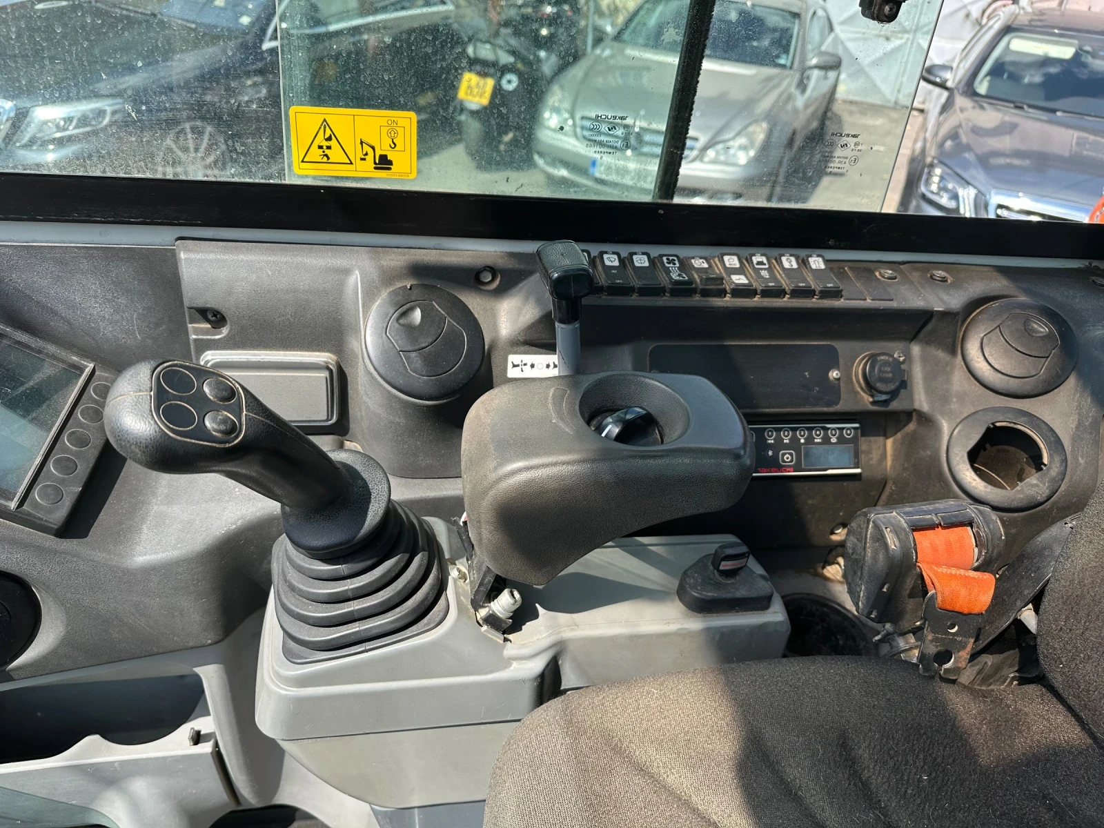 Багер Takeuchi TB230- COMPACT EXCAVATOR  - изображение 5