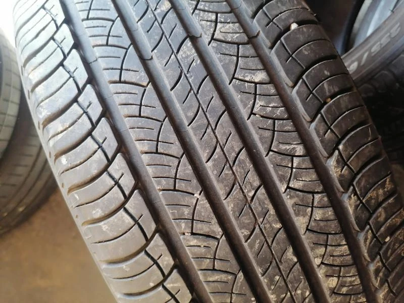 Гуми Всесезонни 235/60R18, снимка 5 - Гуми и джанти - 32080968