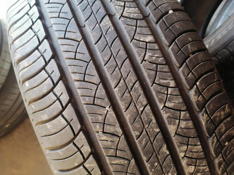 Гуми Всесезонни 235/60R18, снимка 6 - Гуми и джанти - 32080968