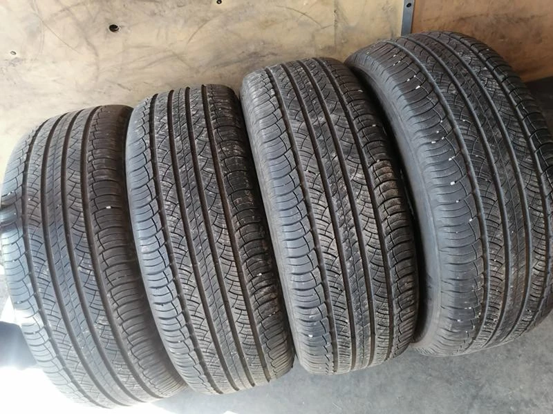 Гуми Всесезонни 235/60R18, снимка 2 - Гуми и джанти - 32080968