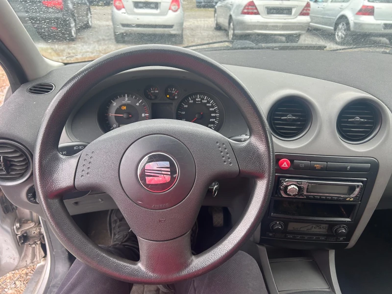 Seat Ibiza 1.4, снимка 15 - Автомобили и джипове - 48586454