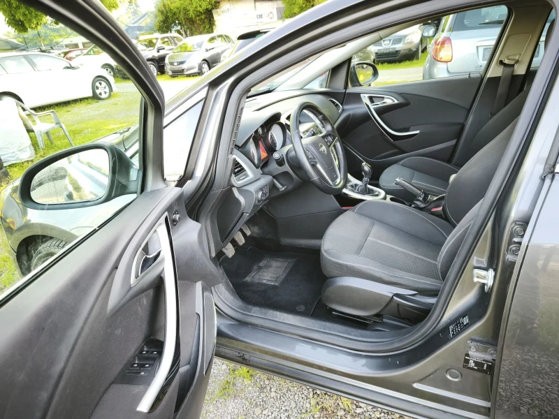 Opel Astra 1.6 i-TURBO-180k.c., снимка 10 - Автомобили и джипове - 50404544