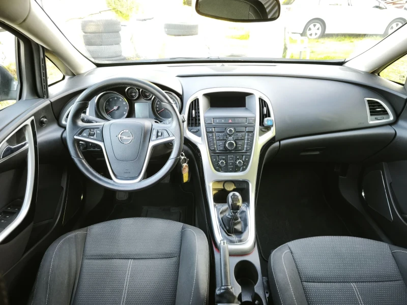 Opel Astra 1.6 i-TURBO-180k.c., снимка 9 - Автомобили и джипове - 50404544