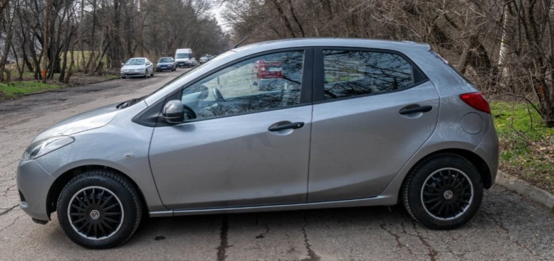 Mazda 2 1.4i (75 Hp) , снимка 10 - Автомобили и джипове - 52274253