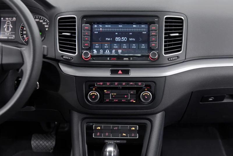 VW Sharan 2.0TDI STYLE PANORAMA, снимка 14 - Автомобили и джипове - 52285953