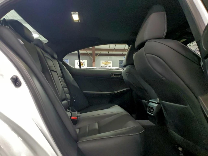 Lexus IS 350 F SPORT, снимка 9 - Автомобили и джипове - 53084037
