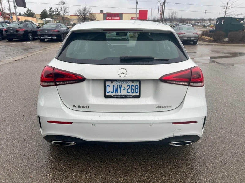 Mercedes-Benz A 250 * CARFAX * ЦЕНА ДО БГ, снимка 4 - Автомобили и джипове - 53100565