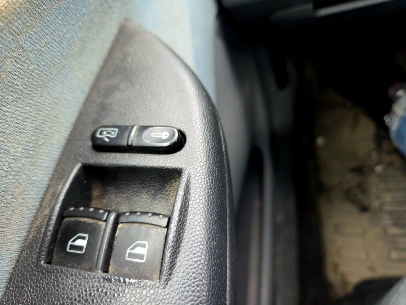 Skoda Fabia 1.4, 16v, Sedan, снимка 11 - Автомобили и джипове - 53188655