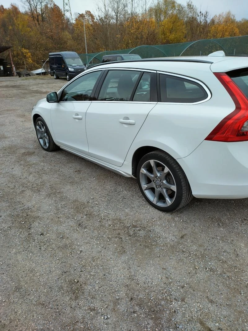 Volvo V60 Haskey Edition 4x4 -240 PS -Швейцария - изображение 6