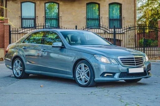 Mercedes-Benz E 220 AMG PACKET EURO 5 УНИКАТ BlueEFFICIENCY, снимка 1 - Автомобили и джипове - 47598523