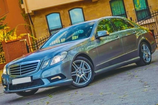 Mercedes-Benz E 220 AMG PACKET ТОП СЪСТОЯНИЕ , снимка 1 - Автомобили и джипове - 47101386