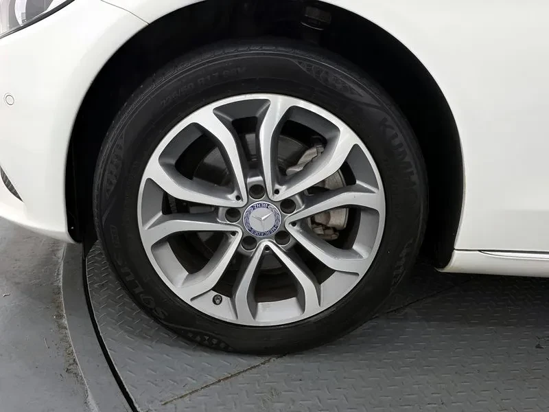 Mercedes-Benz C 220 4Matic Estate, снимка 5 - Автомобили и джипове - 54882172