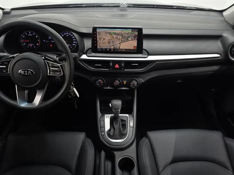 Kia K3 Trendy, снимка 7 - Автомобили и джипове - 55895870