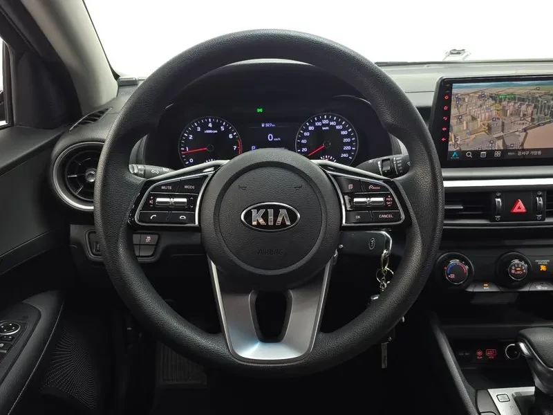 Kia K3 Trendy, снимка 13 - Автомобили и джипове - 55895870