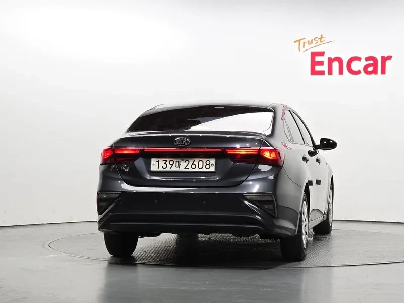 Kia K3 Trendy, снимка 4 - Автомобили и джипове - 55895870