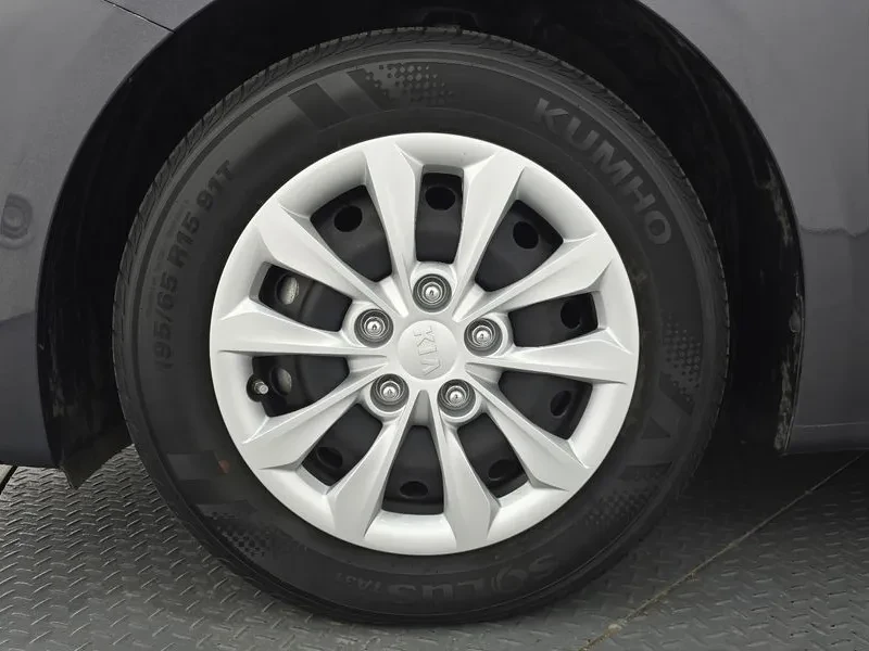Kia K3 Trendy, снимка 5 - Автомобили и джипове - 55895870