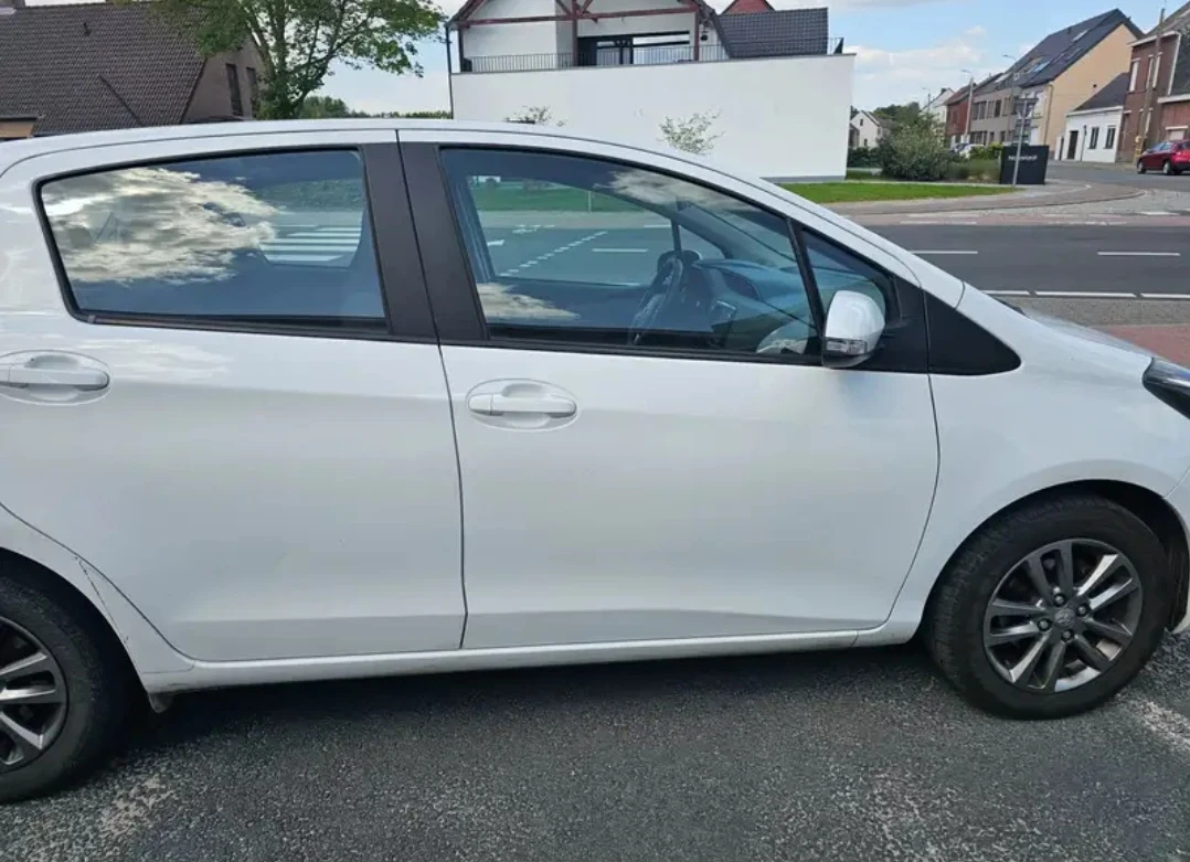 Toyota Yaris 1.33i Evro 6 - изображение 4
