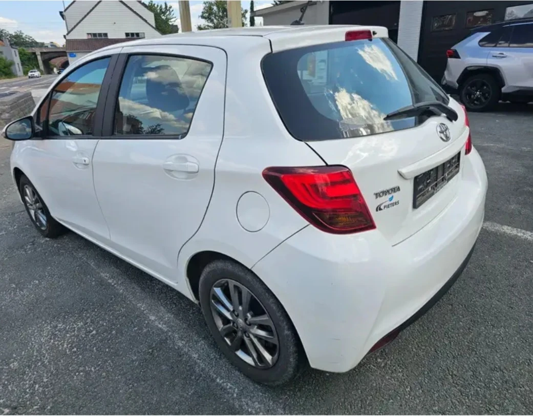 Toyota Yaris 1.33i Evro 6 - изображение 7