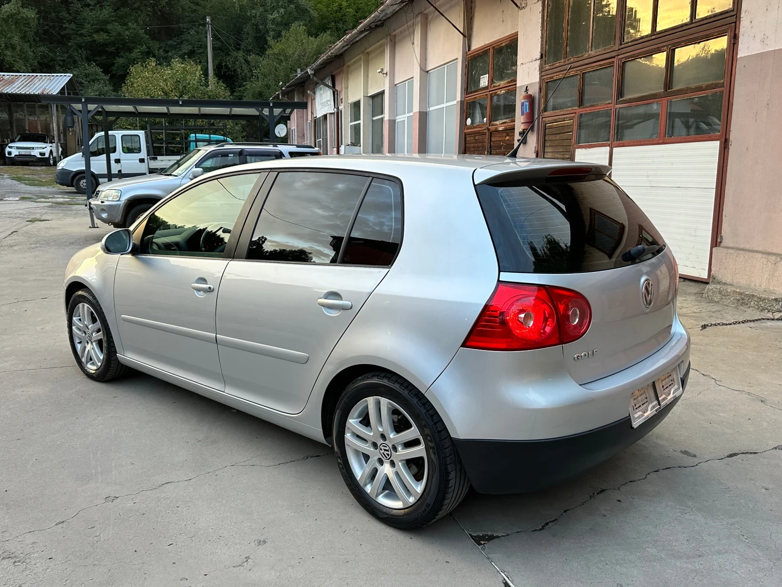 VW Golf 1.9TDI/ NAVI Много Запазен! - изображение 4