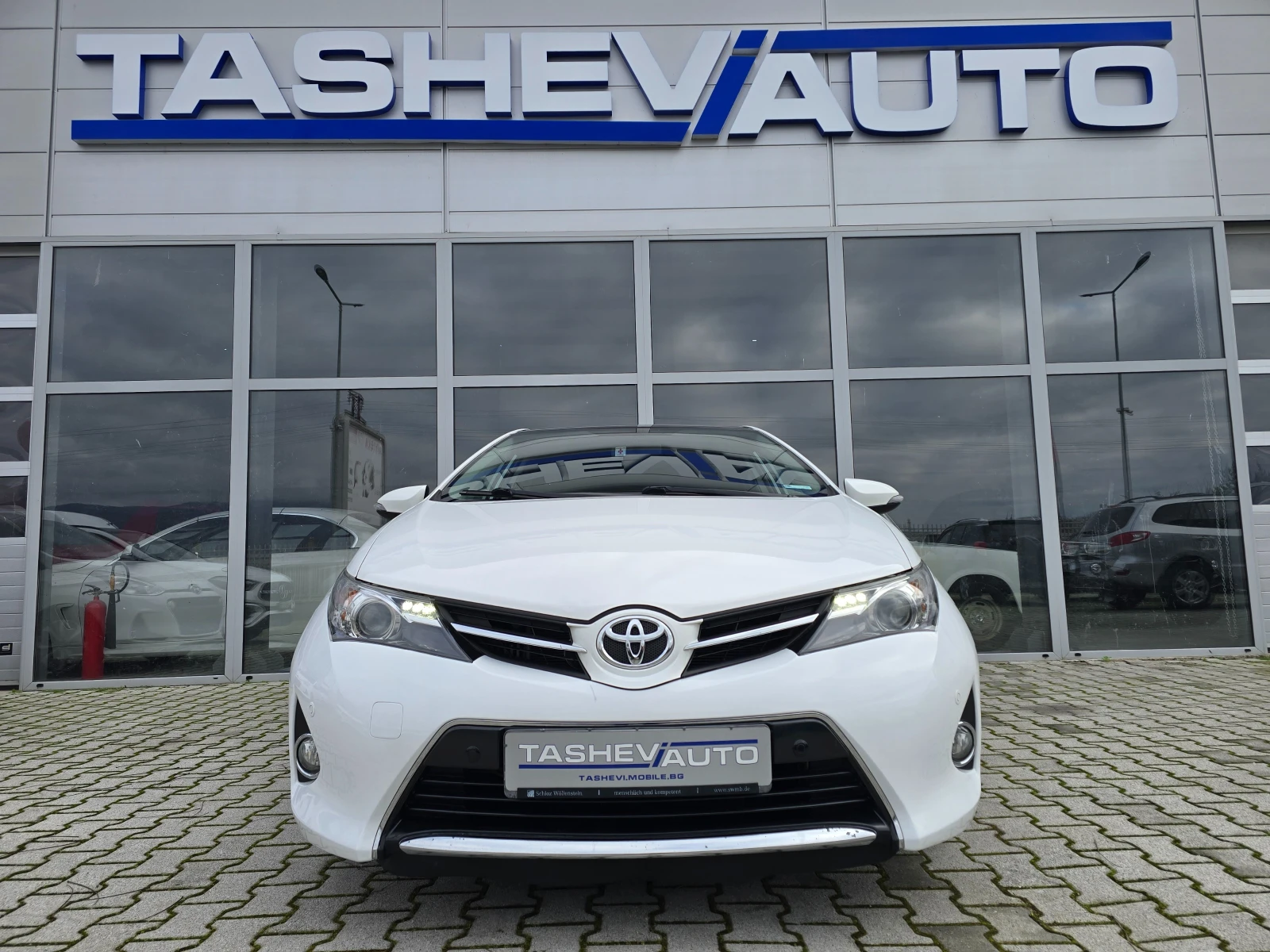Toyota Auris 1.4 D-4D!!КАМЕРА!! - изображение 3