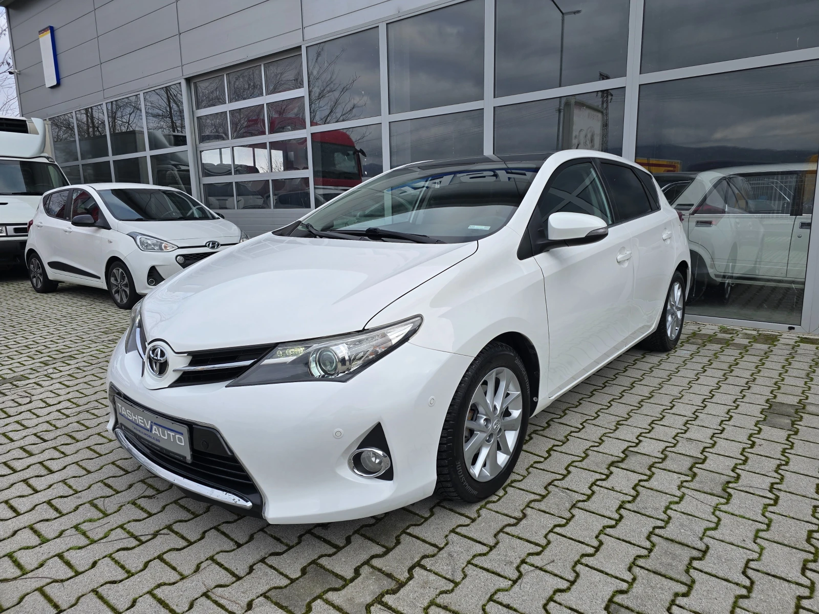 Toyota Auris 1.4 D-4D!!КАМЕРА!! - изображение 6