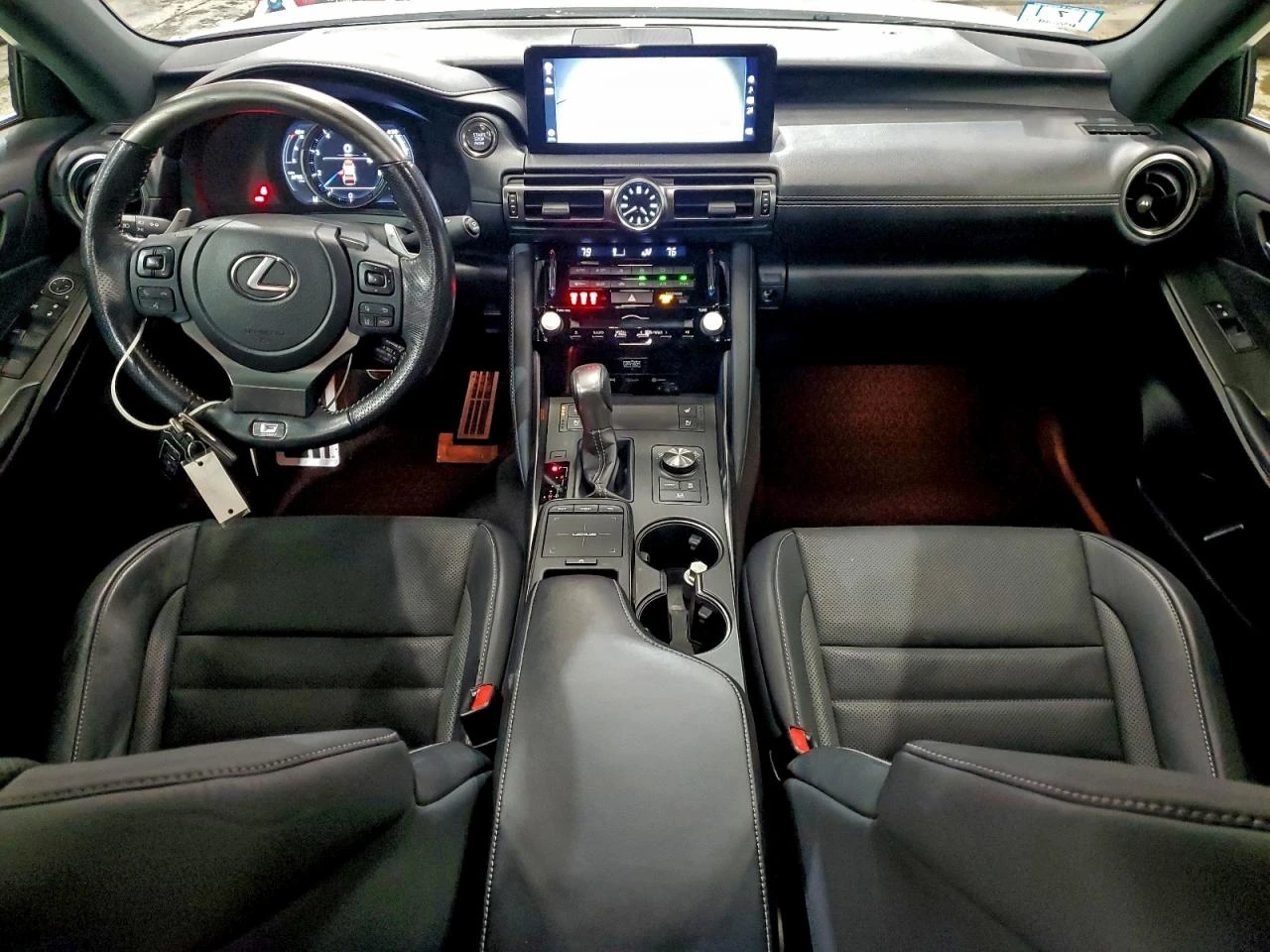 Lexus IS 350 F SPORT - изображение 8