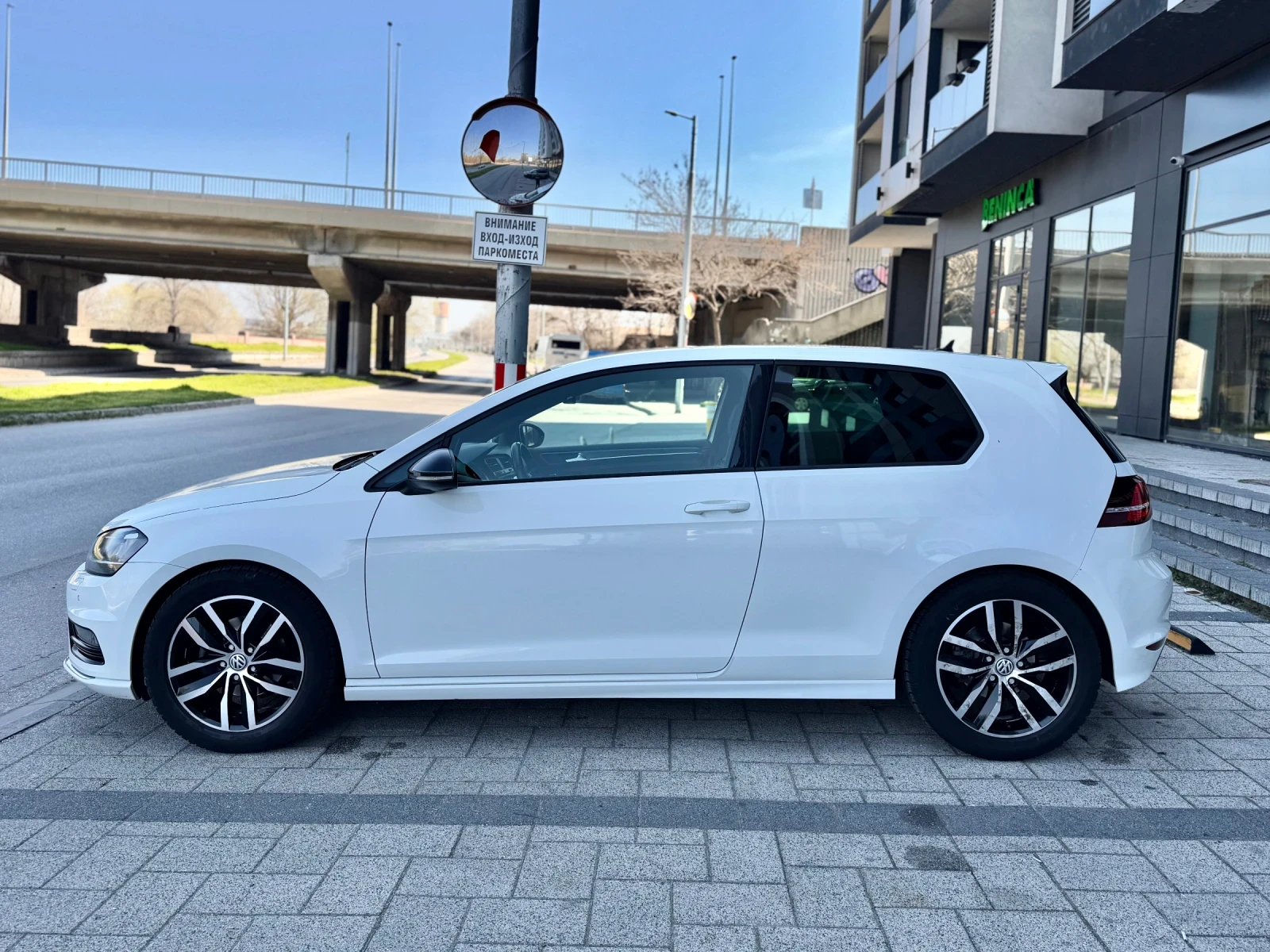 VW Golf 7 R-Line, снимка 4 - Автомобили и джипове - 53624234
