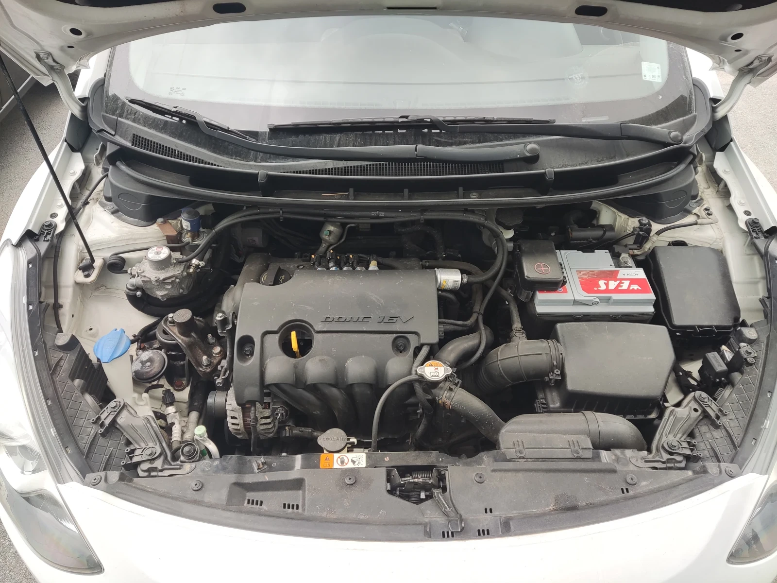 Hyundai I30 1.4 Газ, снимка 6 - Автомобили и джипове - 53709195