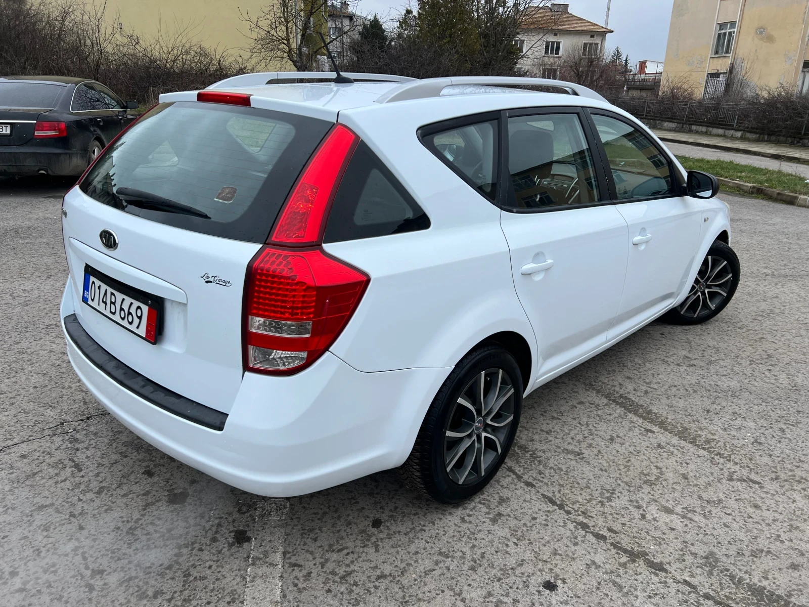 Kia Ceed 1.4I, снимка 5 - Автомобили и джипове - 53836661