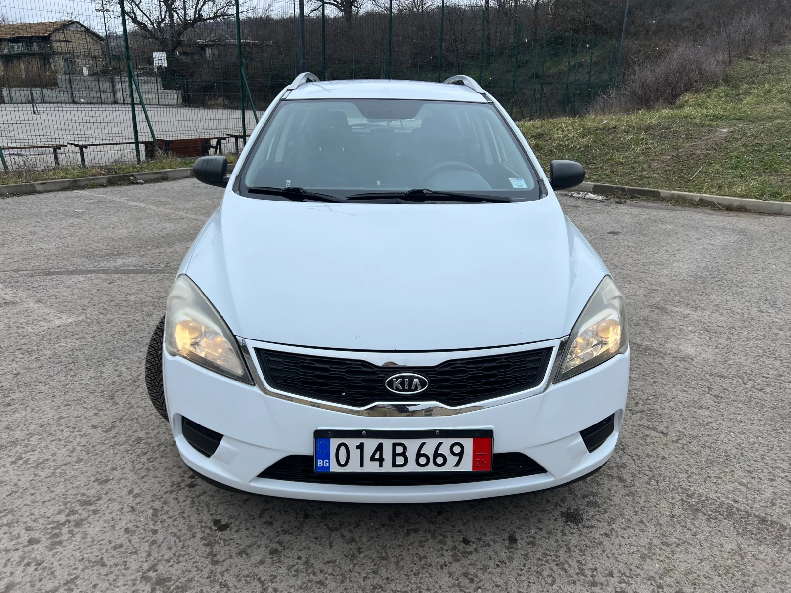 Kia Ceed 1.4I, снимка 2 - Автомобили и джипове - 53836661