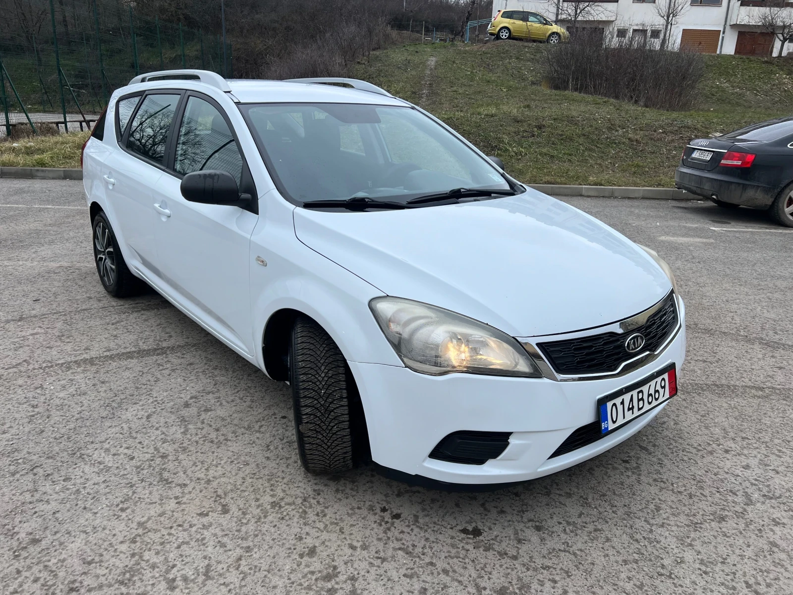 Kia Ceed 1.4I, снимка 3 - Автомобили и джипове - 53836661