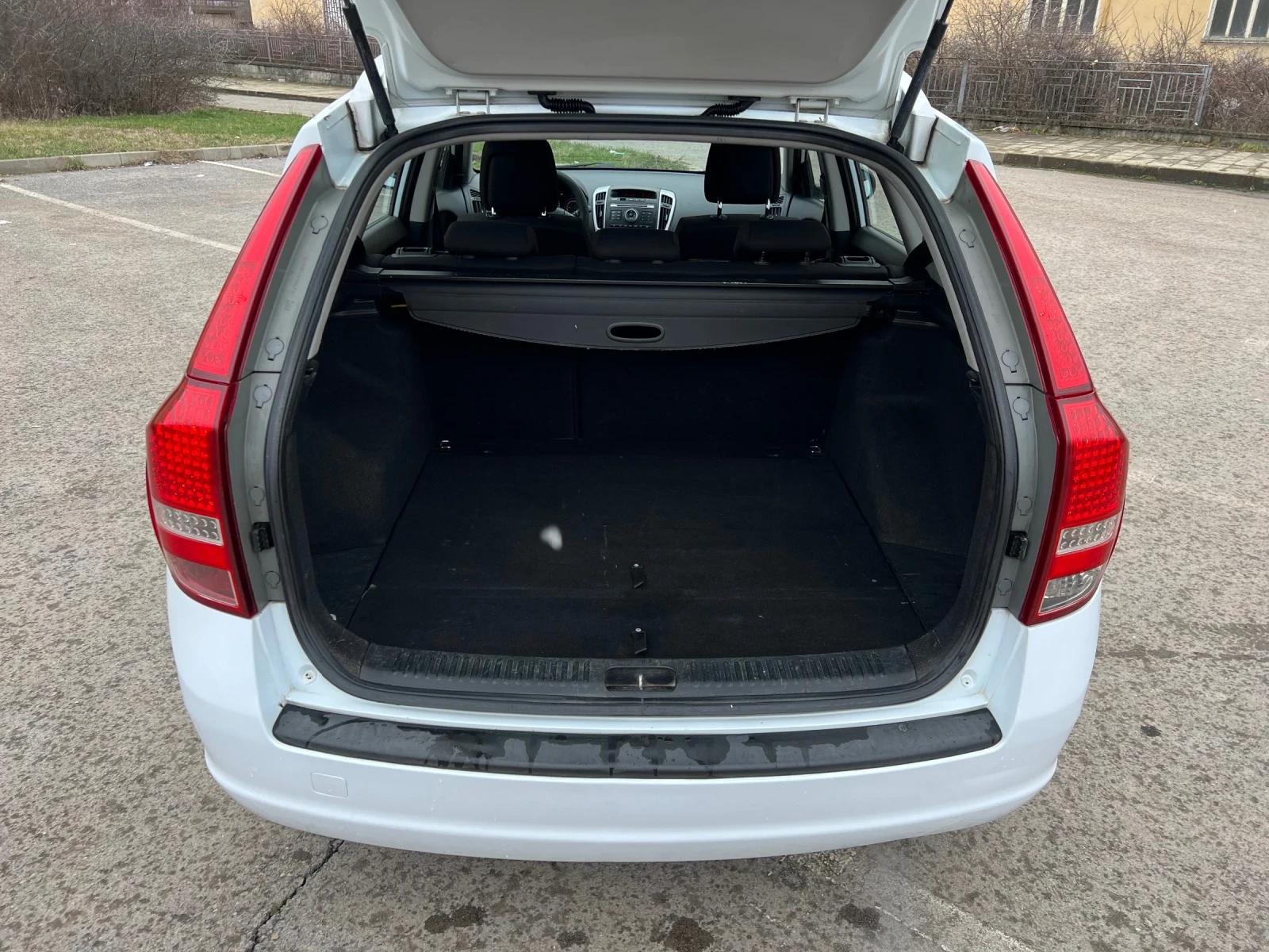 Kia Ceed 1.4I, снимка 7 - Автомобили и джипове - 53836661